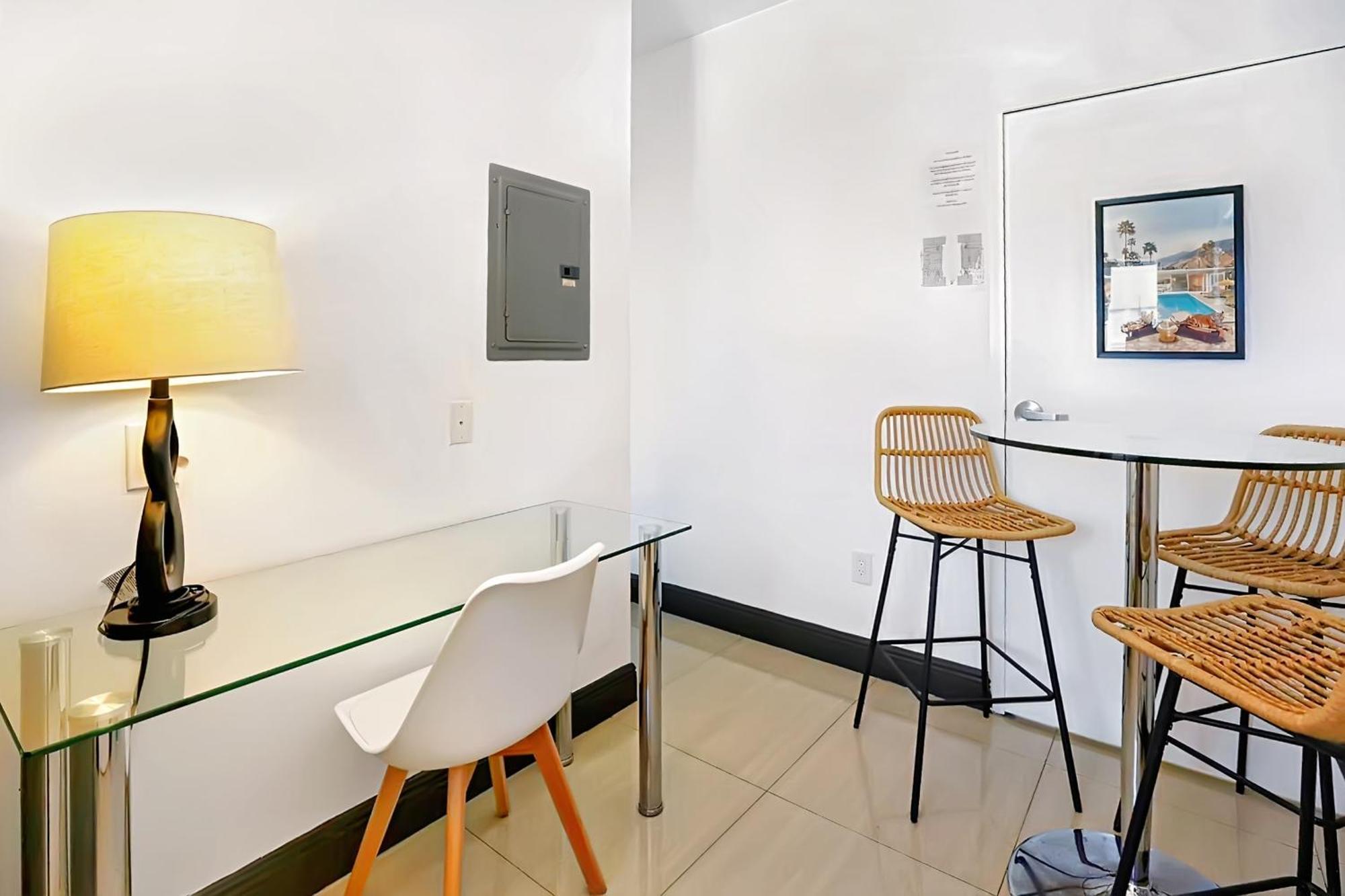 Miami Beach Apartment With Private Patio Free Parking Family Friendly No Pet Fee 외부 사진